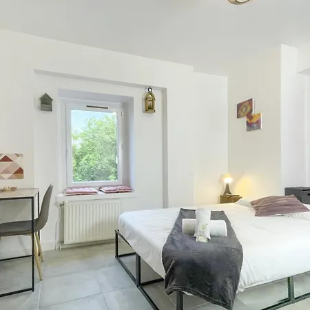 Guest house La Coloc Choco: Coliving With Private & Amenities