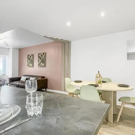 La Coloc Choco: Coliving With Private & Amenities * Annemasse