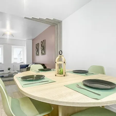 Guest house La Coloc Choco: Coliving With Private & Amenities *