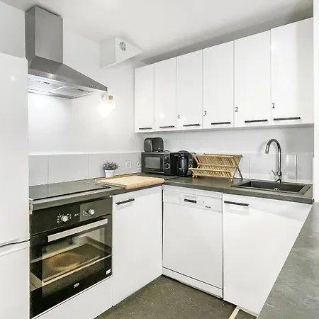La Coloc Choco: Coliving With Private & Amenities Annemasse