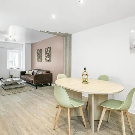 Guest house La Coloc Choco: Coliving With Private & Amenities