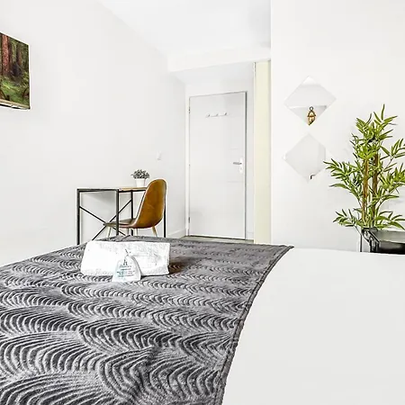 Maison d'hôtes La Coloc Choco - Belle Colocation En Hypercentre / 5 Privées / Salle De Bains Privative / Proche Gare Et Tram / Wifi Et Netflix